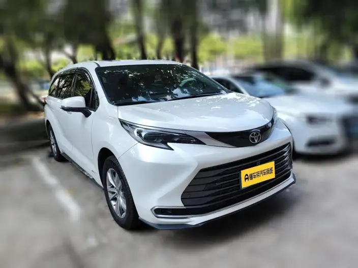 Toyota Sienna 2024 Model Hybrid 2.5L 4WD Premium Edition – фото 3