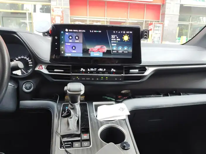 Toyota Sienna 2024 Model Hybrid 2.5L 4WD Premium Edition – фото 8