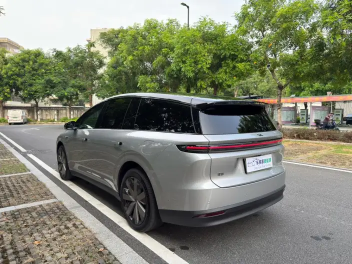 Li Auto i8 2025 Model Standard Edition – фото 5
