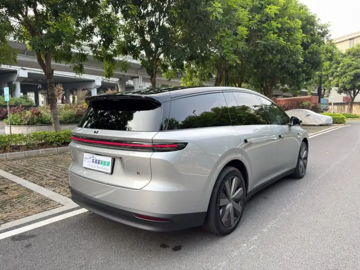 Li Auto i8 2025 Model Standard Edition – фото 7