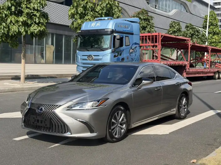 Lexus ES 2020 Model 300h Superior Edition China V – фото 1