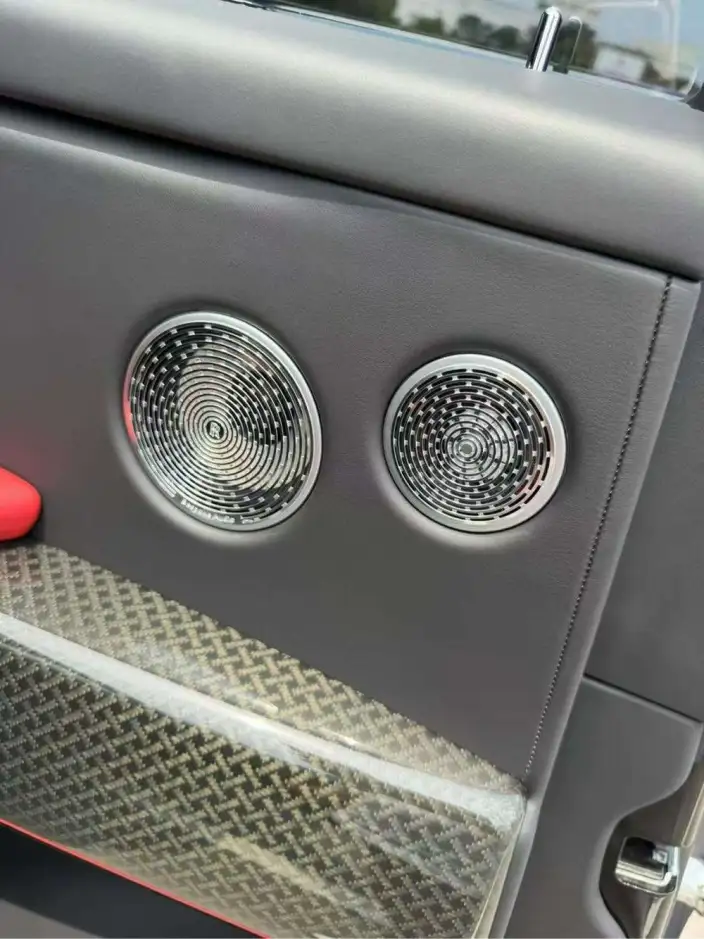 Cullinan 2020 Model Black Badge – фото 10