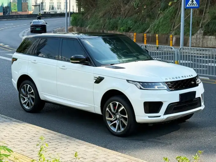 Range Rover Sport 2020 Model 3.0 L6 HSE DYNAMIC – фото 3