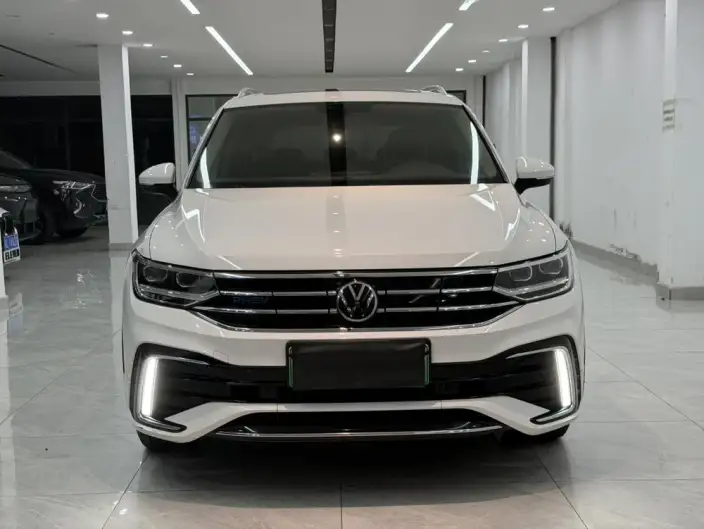 Volkswagen Tiguan L PHEV 2022 Model 430PHEV Plug-in hybrid Premium Edition – фото 2