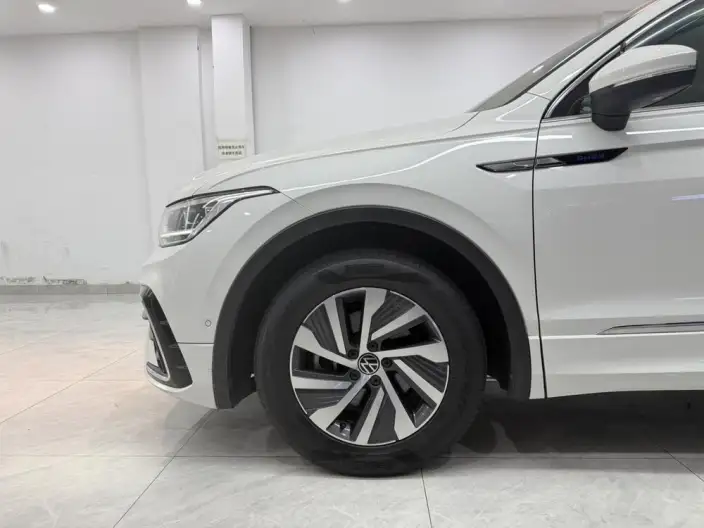 Volkswagen Tiguan L PHEV 2022 Model 430PHEV Plug-in hybrid Premium Edition – фото 4