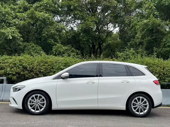 Mercedes-Benz B-Class 2020 Model B 200 Fashion Model – фото 4
