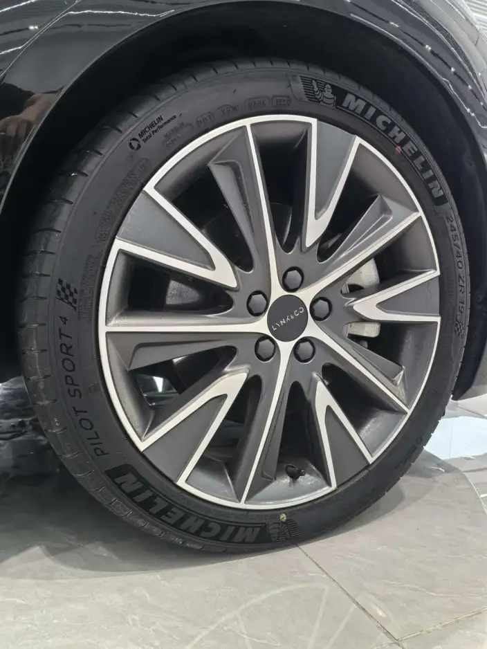 Lynk & Co 02 Hatchback 2021 Model 2.0TD Hatchback Halo – фото 9
