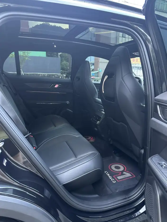 Lynk & Co 01 EM-P 2021 Model 1.5TD PHEV Halo – фото 7