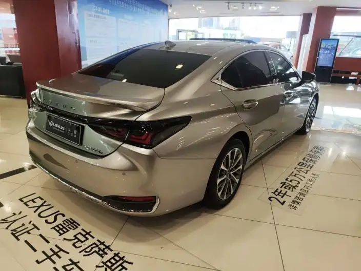 Lexus ES 2025 Model 300h Premium – фото 4