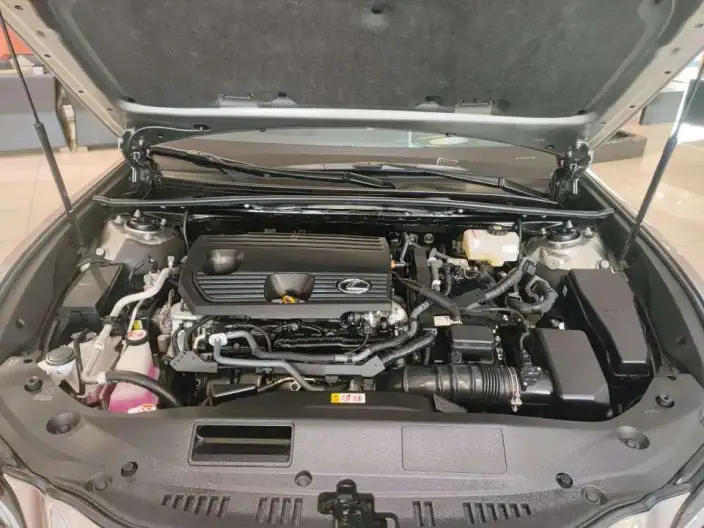 Lexus ES 2025 Model 300h Premium – фото 5