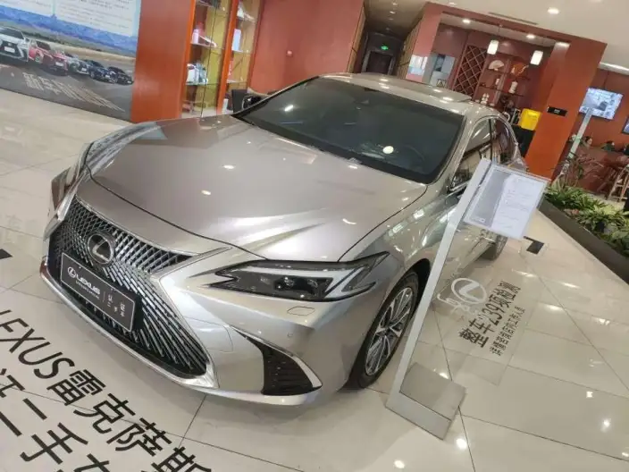 Lexus ES 2025 Model 300h Premium – фото 8
