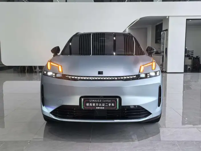 Lynk & Co 08 EM-P 2025 Model 220 4WD Performance Halo – фото 2