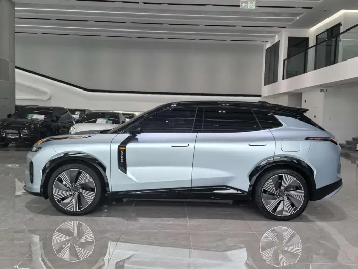 Lynk & Co 08 EM-P 2025 Model 220 4WD Performance Halo – фото 4