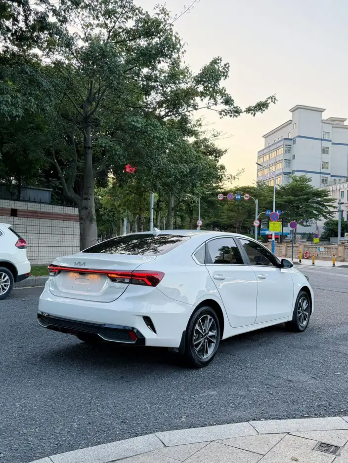 Kia K3 2023 Model 1.5L IVT Deluxe Edition – фото 7