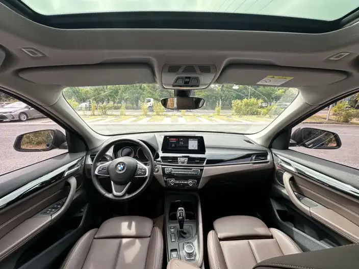 BMW X1 2020 Model sDrive25Li Leading Model – фото 9