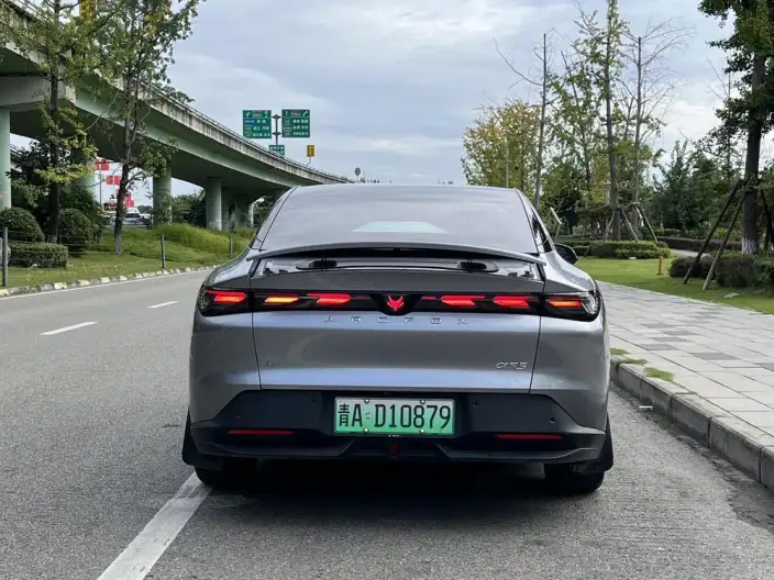 Arcfox α-S 5 2025 Model 560MAX 185kW – фото 6