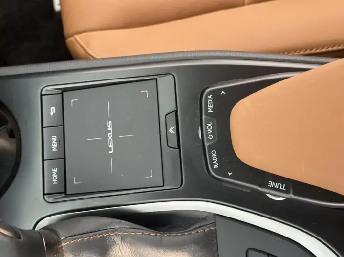 Lexus UX 2020 Model 260h Tan · Cool Edition China VI – фото 6