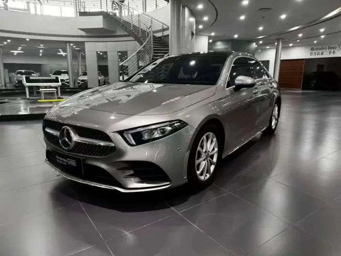 Mercedes-Benz A-class 2021 Model A 200 L Sports sedan Fashion Edition – фото 1