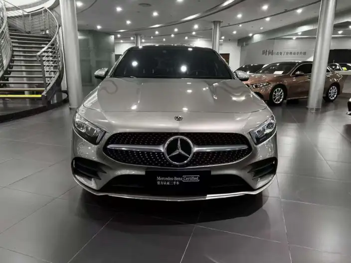 Mercedes-Benz A-class 2021 Model A 200 L Sports sedan Fashion Edition – фото 2
