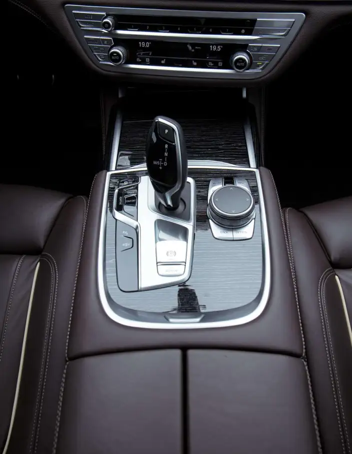 BMW 7 Series 2021 Model 730Li M Sports Set – фото 3