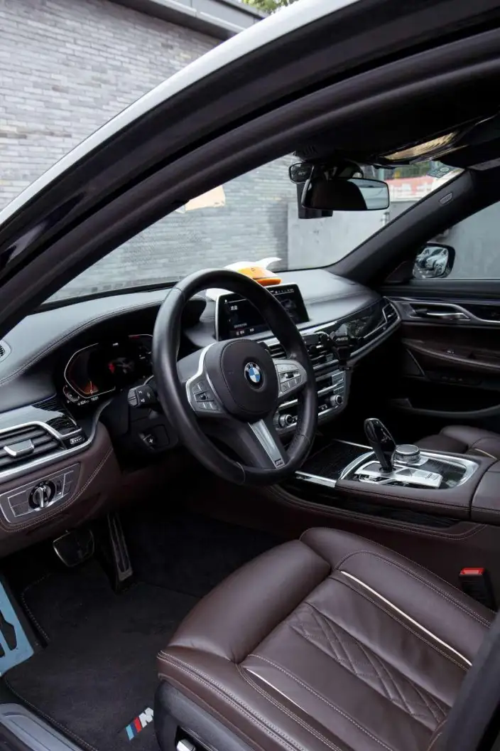 BMW 7 Series 2021 Model 730Li M Sports Set – фото 6