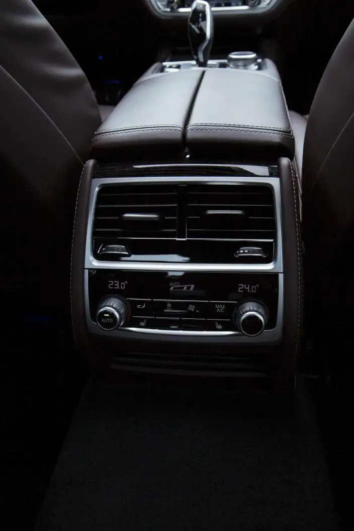 BMW 7 Series 2021 Model 730Li M Sports Set – фото 7