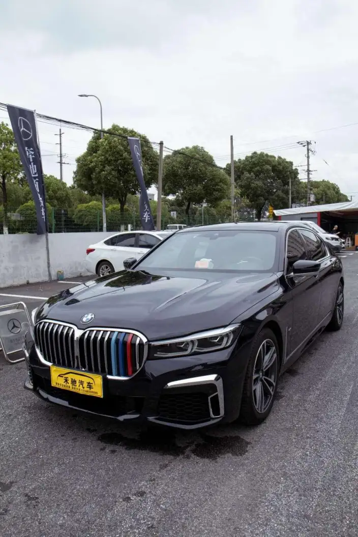 BMW 7 Series 2021 Model 730Li M Sports Set – фото 8