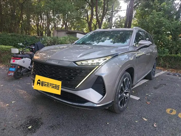 Roewe RX9 2023 Model 2.0TGI 2WD Enjoy the version more – фото 1