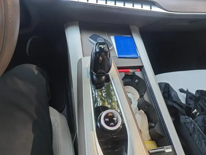 Roewe RX9 2023 Model 2.0TGI 2WD Enjoy the version more – фото 9
