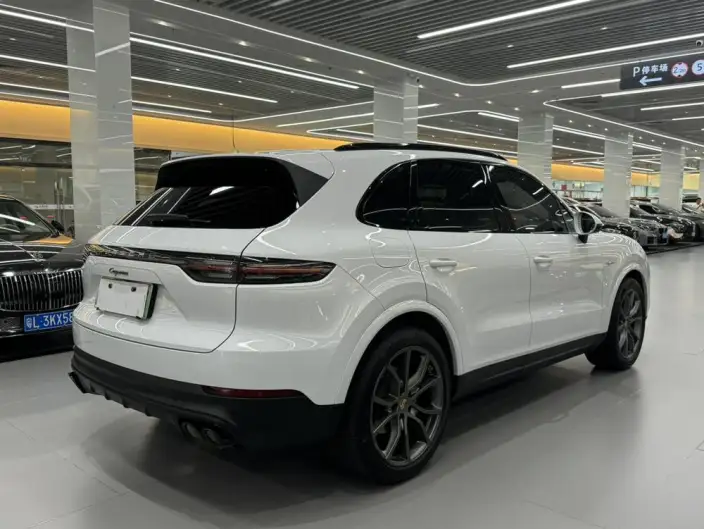 Cayenne E-Hybrid 2021 Model Cayenne E-Hybrid 2.0T – фото 5