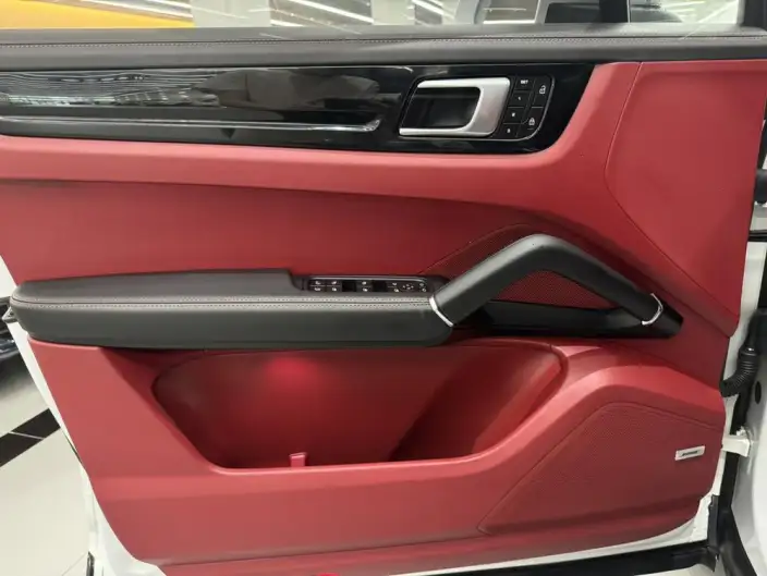 Cayenne E-Hybrid 2021 Model Cayenne E-Hybrid 2.0T – фото 7