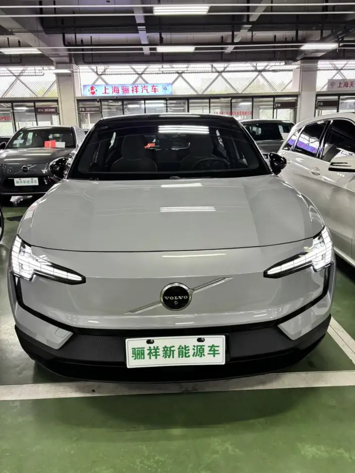 Volvo EX30 2025 Model Rear Drive Long Battery Life Pro Edition Ultra – фото 2