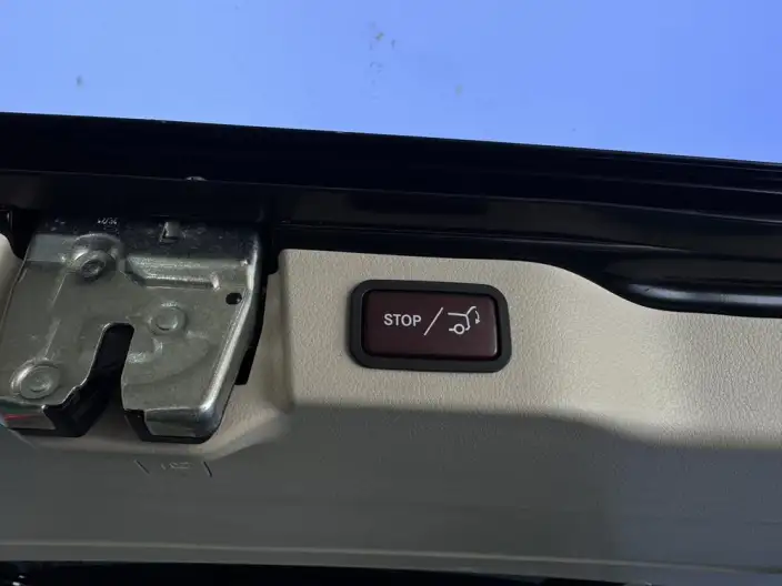 Mercedes-Benz V-Class 2022 Model V 260 Premium Edition – фото 10
