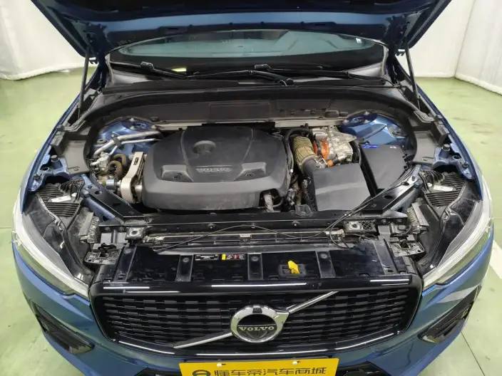 Volvo XC60 PHEV 2021 Model T8 E Drive Hybrid Smart Range Sports Edition – фото 10