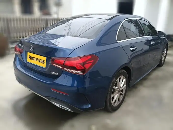 Mercedes-Benz A-class 2021 Model A 200 L Sports sedan Fashion Edition – фото 2