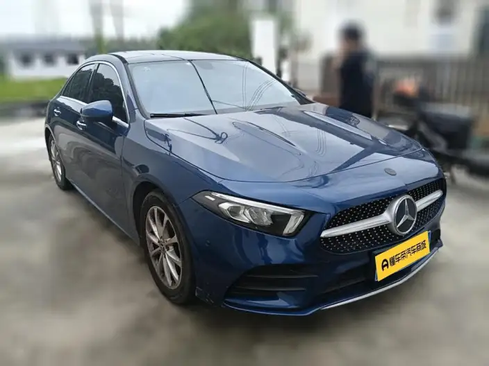 Mercedes-Benz A-class 2021 Model A 200 L Sports sedan Fashion Edition – фото 3