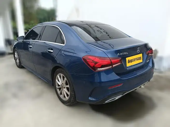 Mercedes-Benz A-class 2021 Model A 200 L Sports sedan Fashion Edition – фото 4