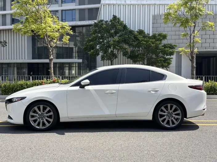 Mazda3 Axela 2020 Model 2.0L Automatic Zhi Ya Edition – фото 4