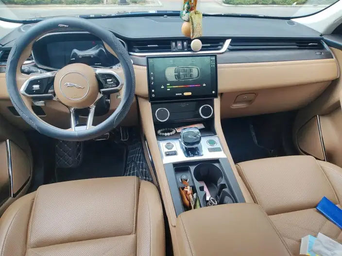 Jaguar F-PACE 2023 Model P250 HSE – фото 5