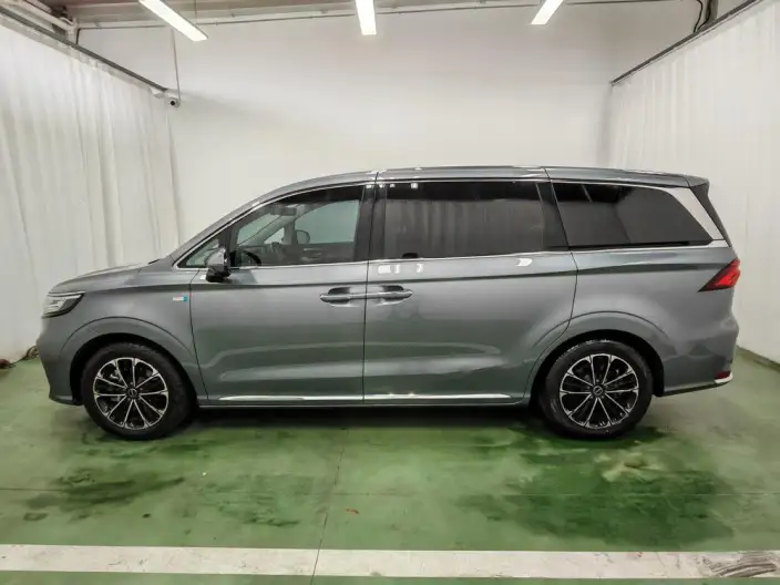 Roewe iMAX8 2022 Model 400TGI Zunrong Edition – фото 4