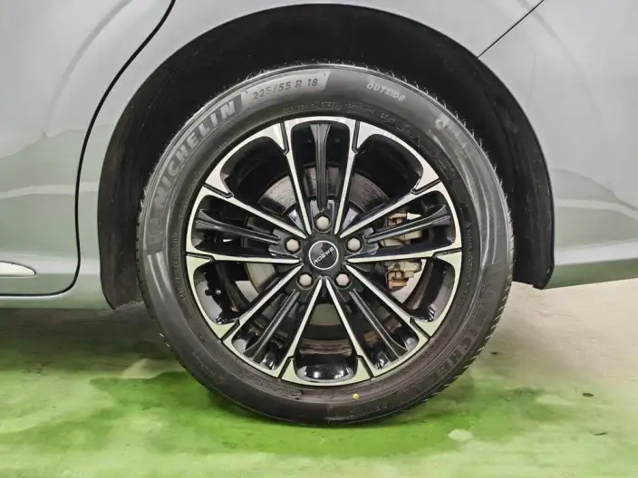 Roewe iMAX8 2022 Model 400TGI Zunrong Edition – фото 9