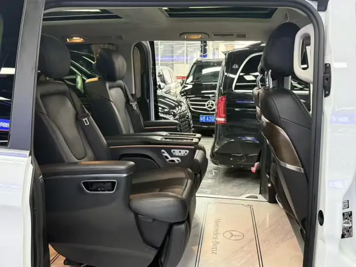 Mercedes-Benz V-Class 2022 Model V 260 L Long wheelbase Deluxe Edition – фото 9