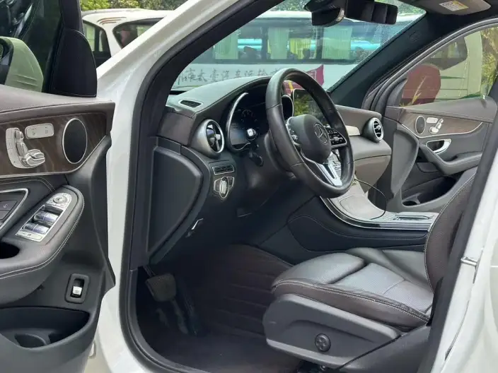 Mercedes-Benz GLC 2020 Model GLC 300 L 4MATIC Dynamic Model – фото 10