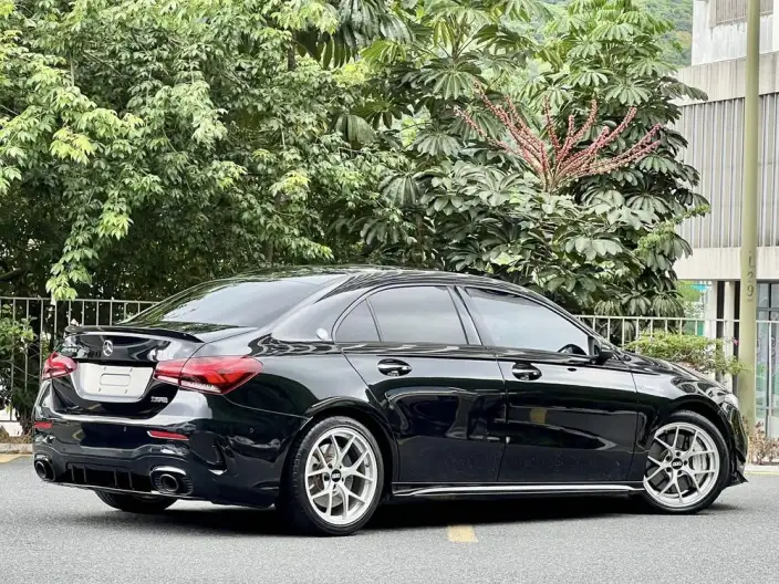 Mercedes-Benz A-Class AMG 2021 Model AMG A 35 L 4MATIC Blazing Night Special Edition – фото 5