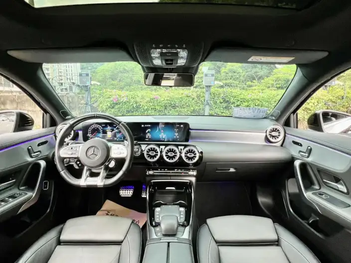 Mercedes-Benz A-Class AMG 2021 Model AMG A 35 L 4MATIC Blazing Night Special Edition – фото 6