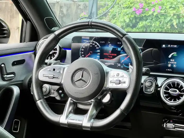 Mercedes-Benz A-Class AMG 2021 Model AMG A 35 L 4MATIC Blazing Night Special Edition – фото 7