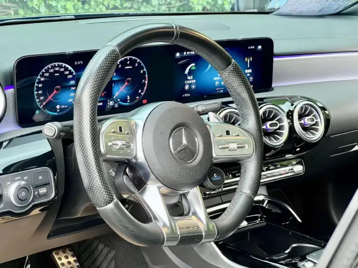 Mercedes-Benz A-Class AMG 2021 Model AMG A 35 L 4MATIC Blazing Night Special Edition – фото 8