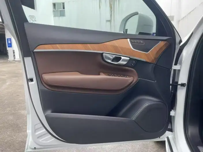 Volvo XC90 2023 Model B5 Zhixing Deluxe Edition 5 seat – фото 4