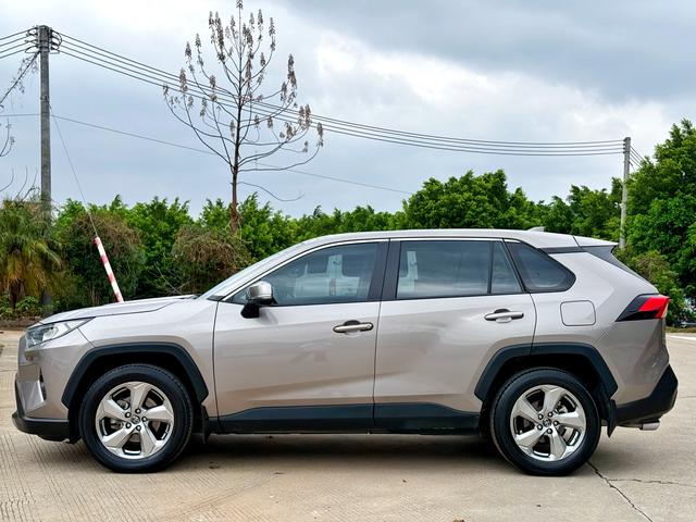 Toyota Highlander 2018 2.0T FWD Luxury 7-Seater China V – фото 3