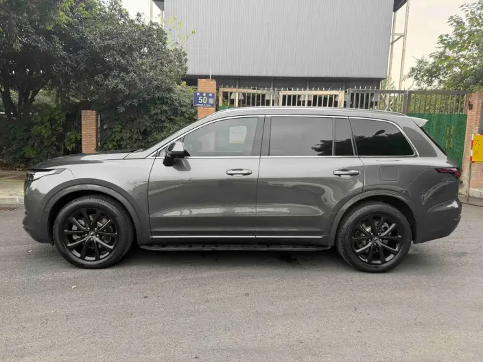 Li Auto ONE 2021 Model Extended Range 6 seat Edition – фото 3